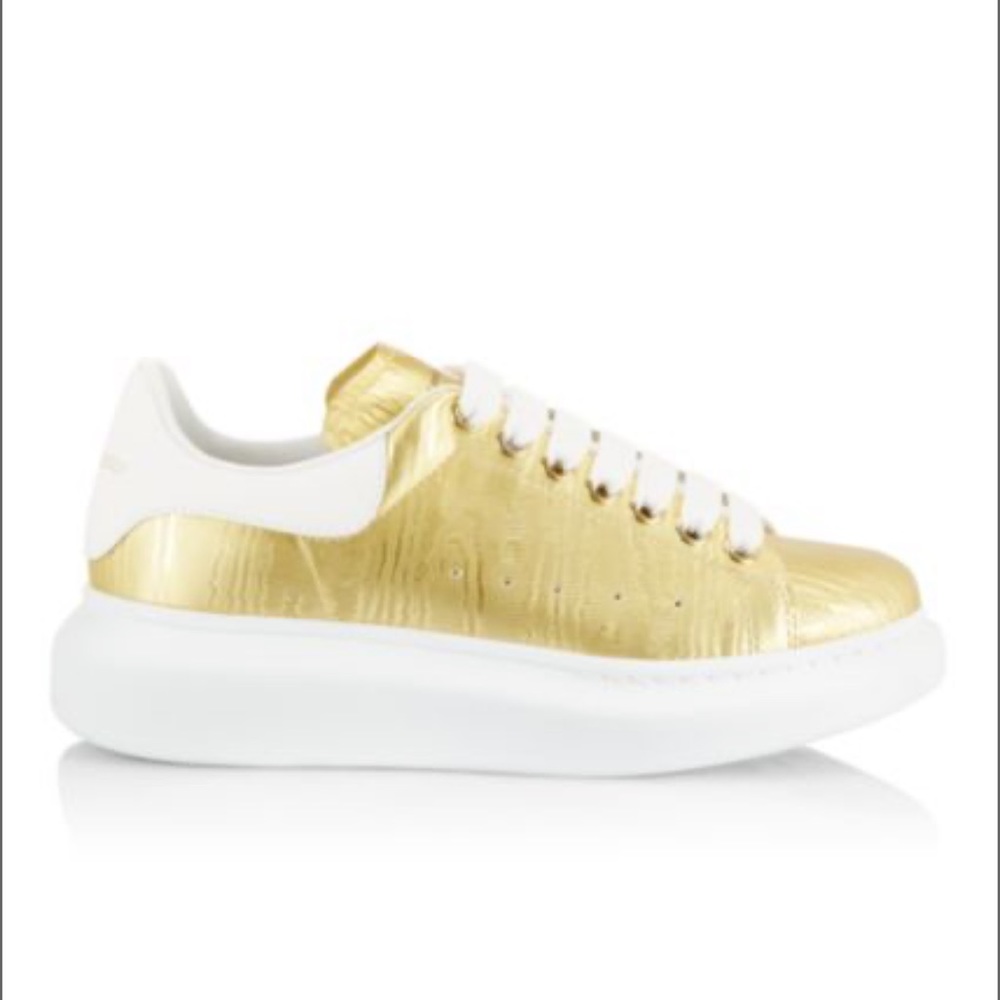 ALEXANDER MCQUEEN
Metallic Oversized Sneakers